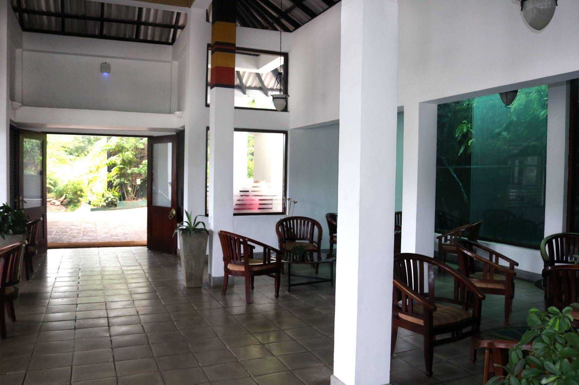 Hotel Hilltop Kandy Exterior foto